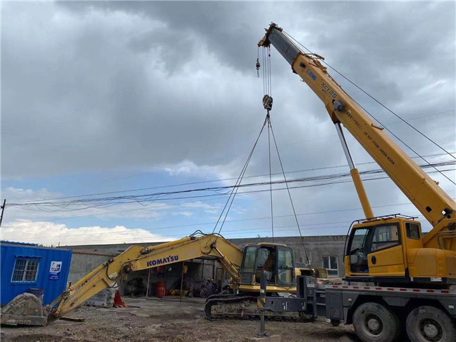 乳源25吨吊车的工作半径是多少？