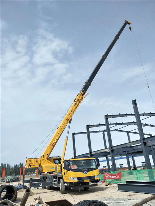 乳源超高层建筑钢结构吊装案例
